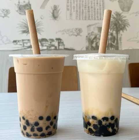 Mama Mia cups of bubble tea with brown sugar tapioca pearls in Birmingham.